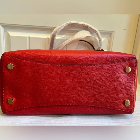 NWT Michael Kors Voyager MediumLeather Tote Bag